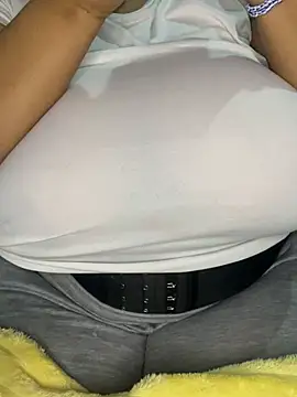 Show modela ShortShaly na web-kameri