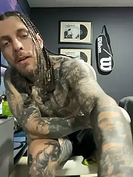 ThomasHells Chat XXX in diretta