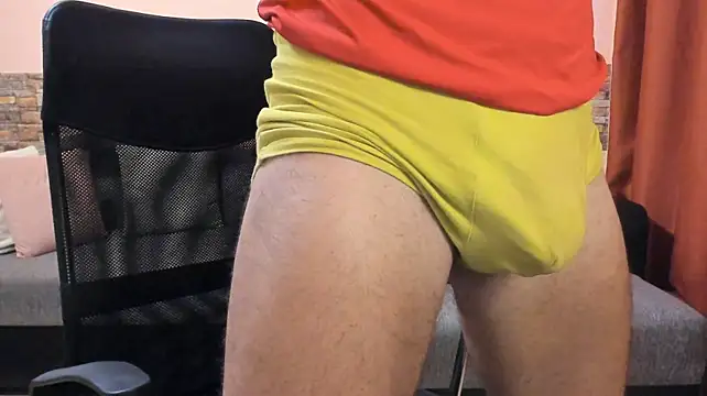 HotHunkTrainer Chat XXX live