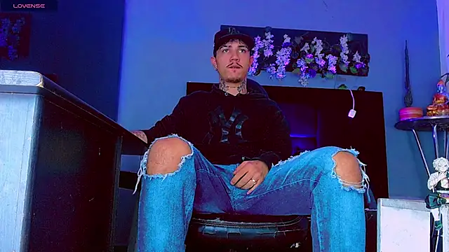 HannibalLester Live XXX-Chat