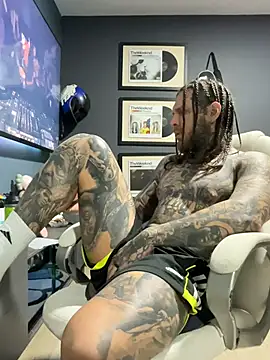 XXX chat uživo modela ThomasHells