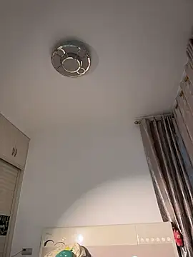 xiaoyizi20261 – webcam-show