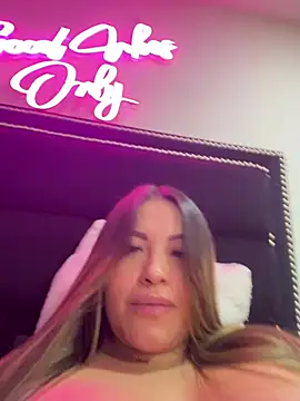 sexyyykloee's Live XXX Chat