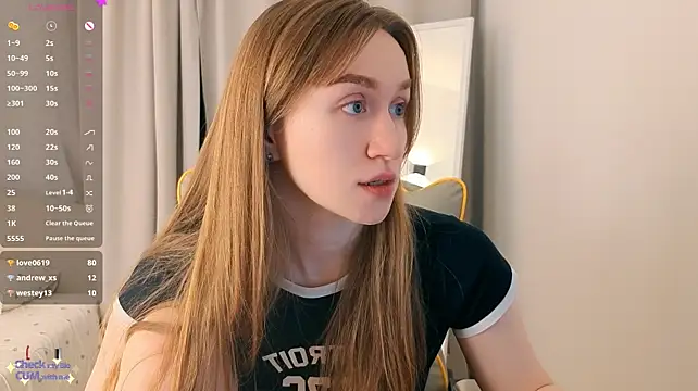 mowalova's Live XXX Chat
