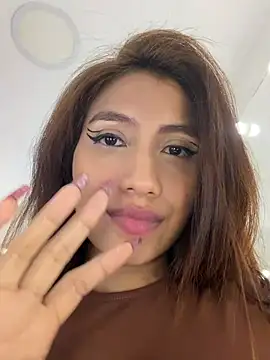 naomiii__ XXX чат на живо