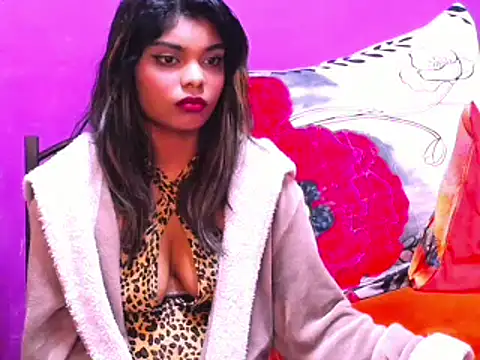 indianicon23 Adlı Modelin Canlı XXX Sohbeti