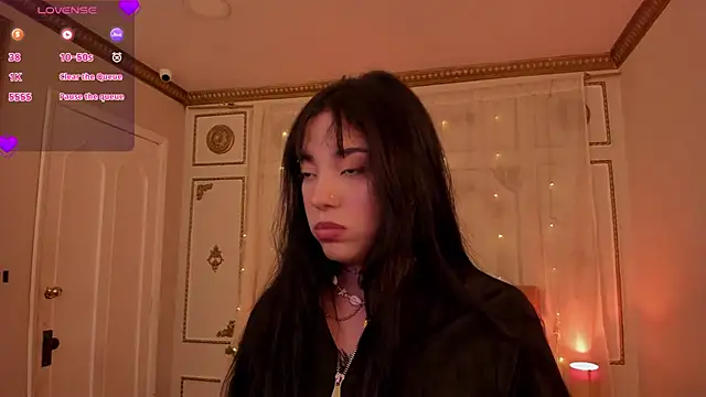 EmaLittle XXX чат на живо