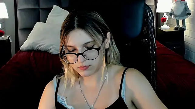 Chat +18 de LeslieBloom ao vivo