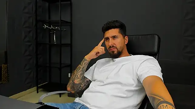 Živý XXX chat LoganStroud