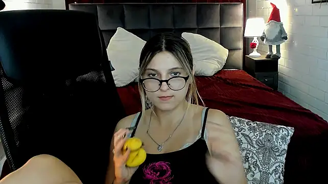 Chat +18 de LeslieBloom ao vivo