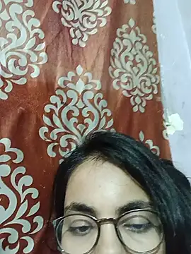Sandhya_77 Adlı Modelin Canlı XXX Sohbeti