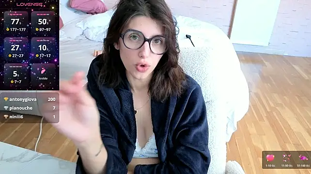 XXX chat uživo modela charlieangella