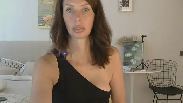 WhiteQueen888 Chat XXX in diretta