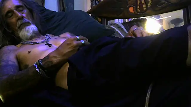crassanova's Live XXX Chat