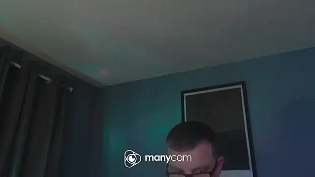 NWBuilt Chat XXX in diretta
