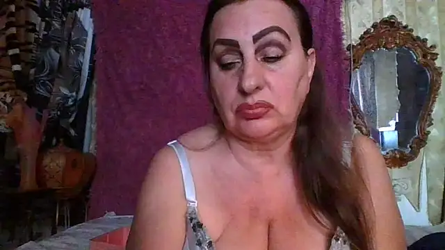 LoaqLovew élő XXX-chatje