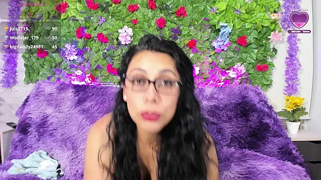 Chat XXX ao vivo de Sadiecollins-