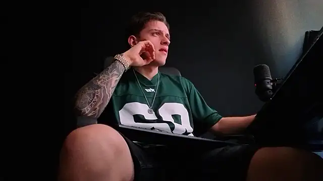 FelixStarkk XXX чат на живо