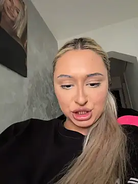 Kylie_One Chat XXX live