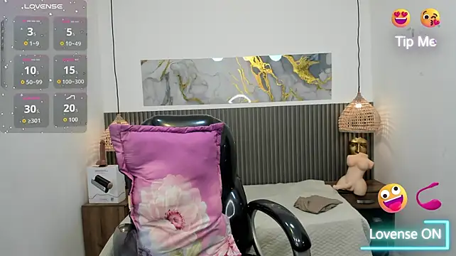 JDWhite18 Show in webcam
