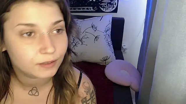 XXX chat uživo modela AlienforTwenty