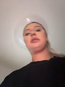 Kylie_One's Live XXX Chat