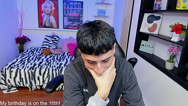 צ'אט XXX בשידור חי של Benji23_
