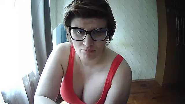 Jolinaha élő XXX-chatje
