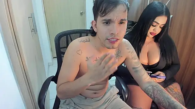 แชท XXX สดของ Mrbigcockdanicol10