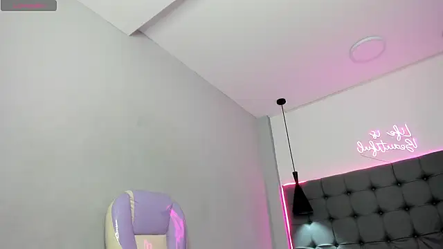 scarletcherry18n Live XXX chat