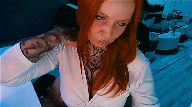 InesGold live XXX chat