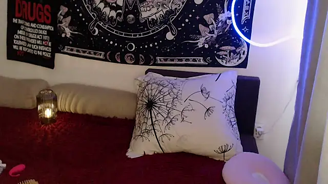 AlienforTwenty Chat XXX in diretta