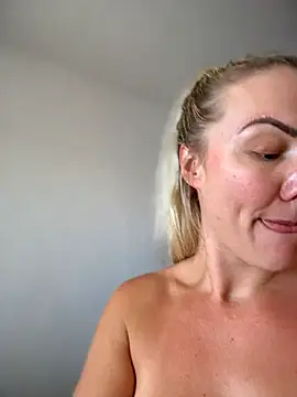NastyMilf_ – webcam-show