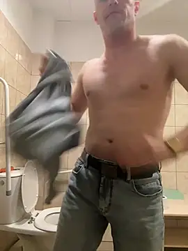הופעת וובקאם של BisexualMen1993