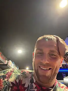 Johnytrain Adlı Modelin Canlı XXX Sohbeti