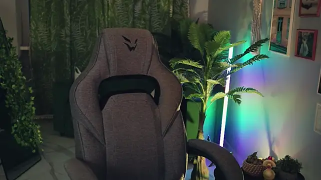 FlexyFox's Live XXX Chat