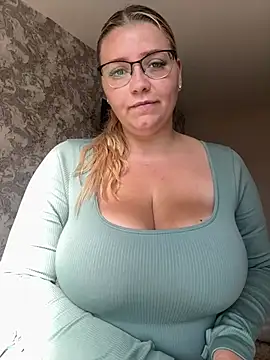LucieLouBabe live XXX chat