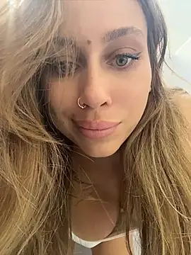 Jucie_Boomn Live XXX chat