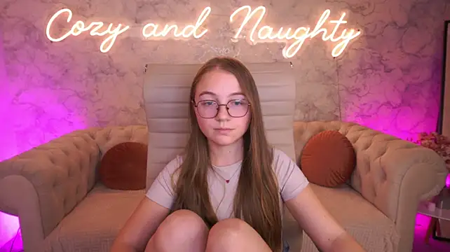 ArrinaWairr's Live XXX Chat