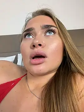 Chat XXX en directo de MonicaWestt