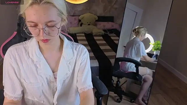 Czat XXX na żywo – mollyy_snow