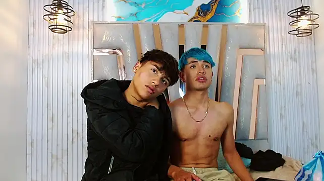 Chat +18 de Nico_SantiHot_CS ao vivo