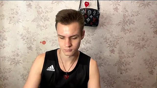 XXX chat uživo modela BigBabyMax