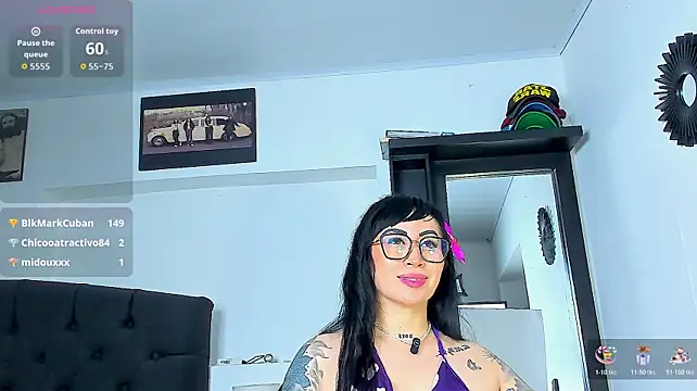 Vicky_hotmilf's Live XXX Chat