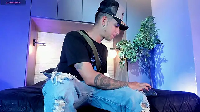 DrakeNeumann's Live XXX Chat