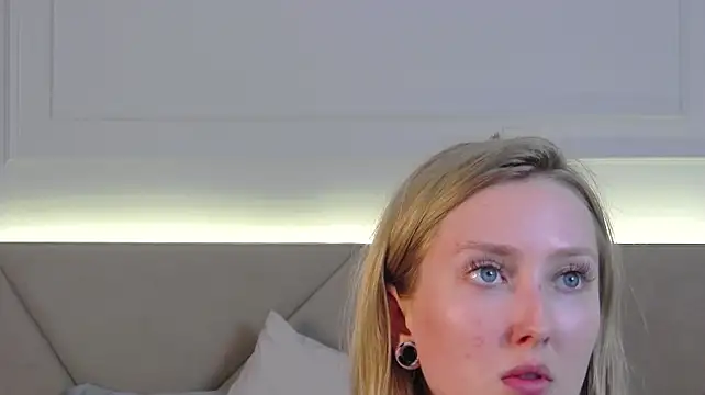 MarianeSun's Live XXX Chat