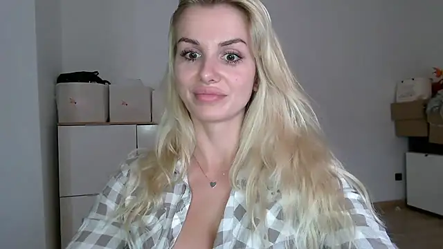 دردشة CorneliaSweet الجنسية المباشرة