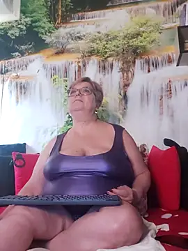 QueenPammy1 Chat XXX in diretta