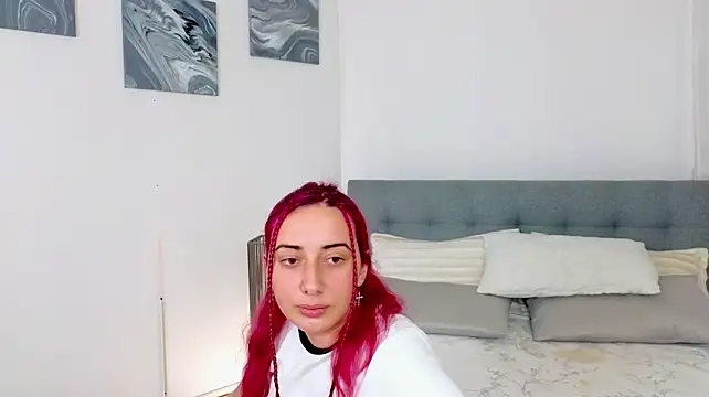Renesmie live XXX chat