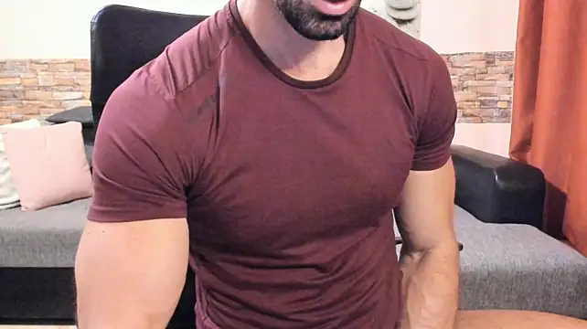HotHunkTrainer Live XXX Chat